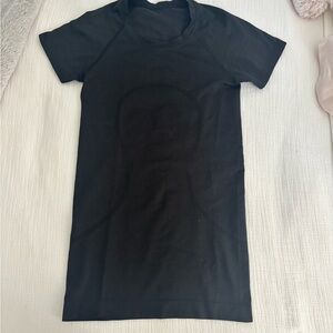 Lululemon Black Shirt
Size 2